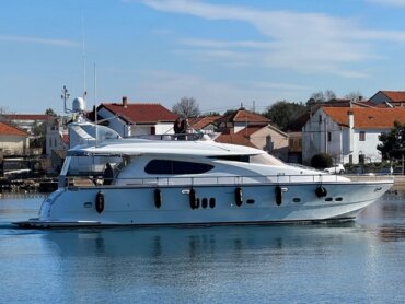 Motorboot Elegance 64 Garage