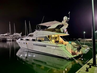 Motorboot Fairline 56 Squadron