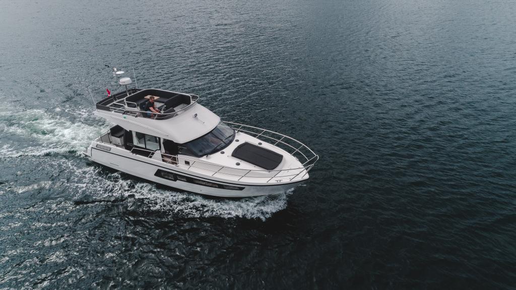 Motorboot Viknes S35 Fly