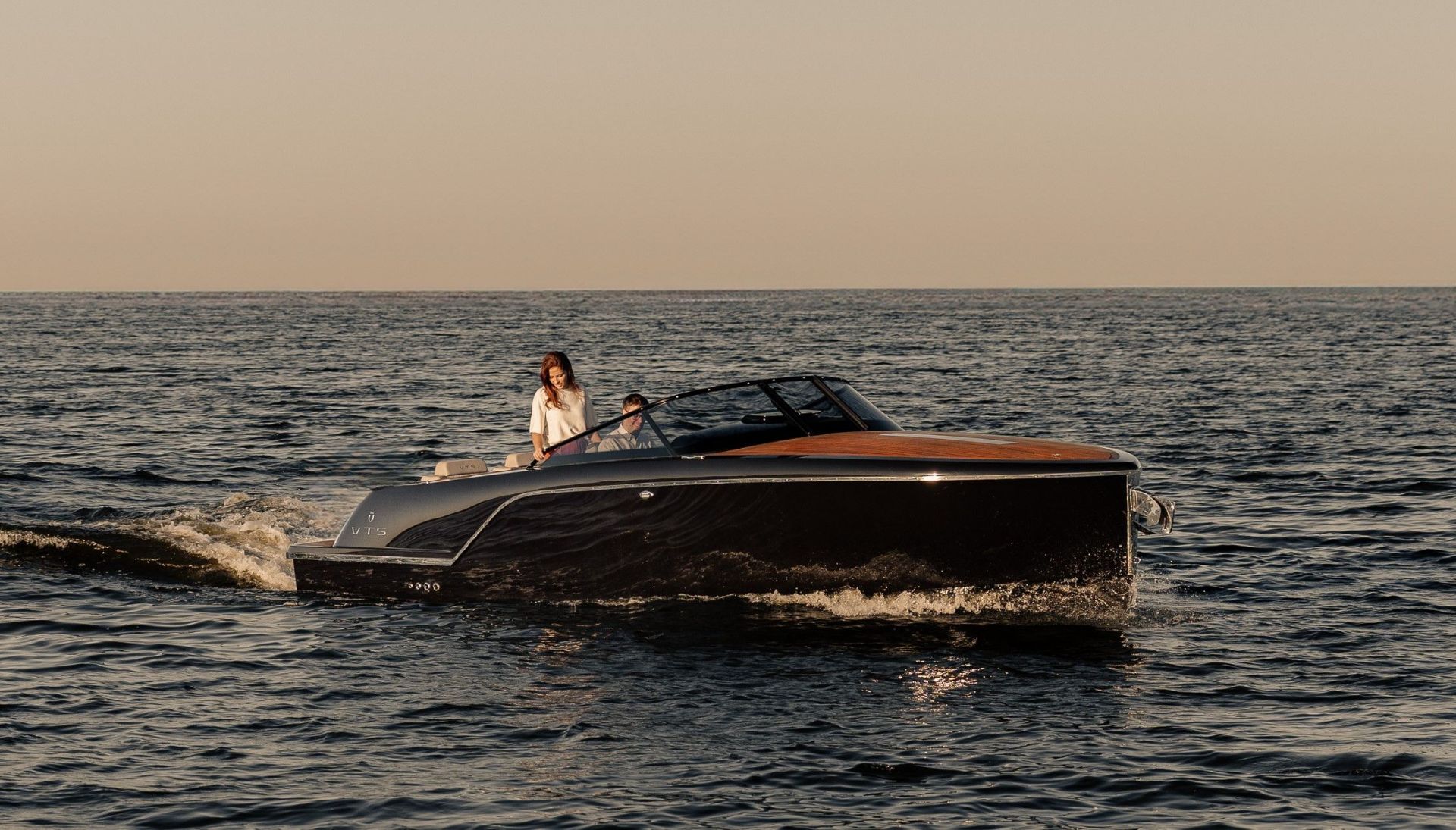 Motorboot VTS Flying Shark 7.7