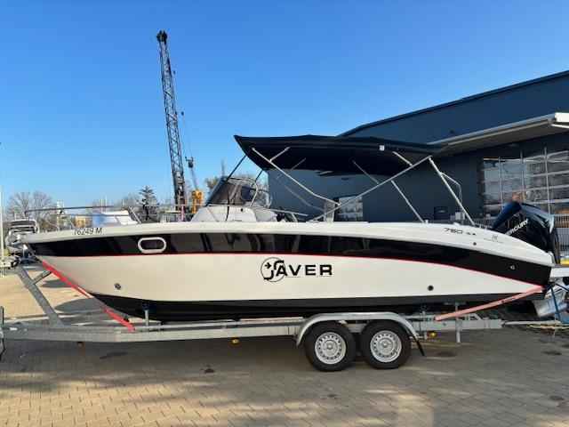 Motorboot Saver 750 Walkaround
