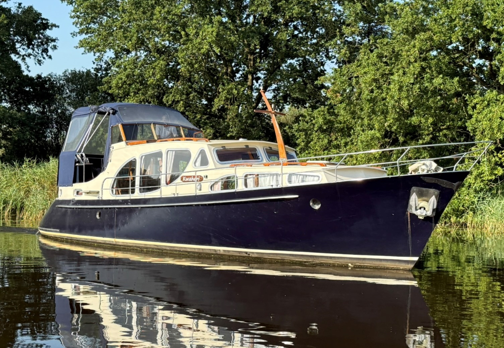 Motorboot Jachtbemiddeling Heeresloot B.V. Klassiek Rondspant Motoryacht 1280