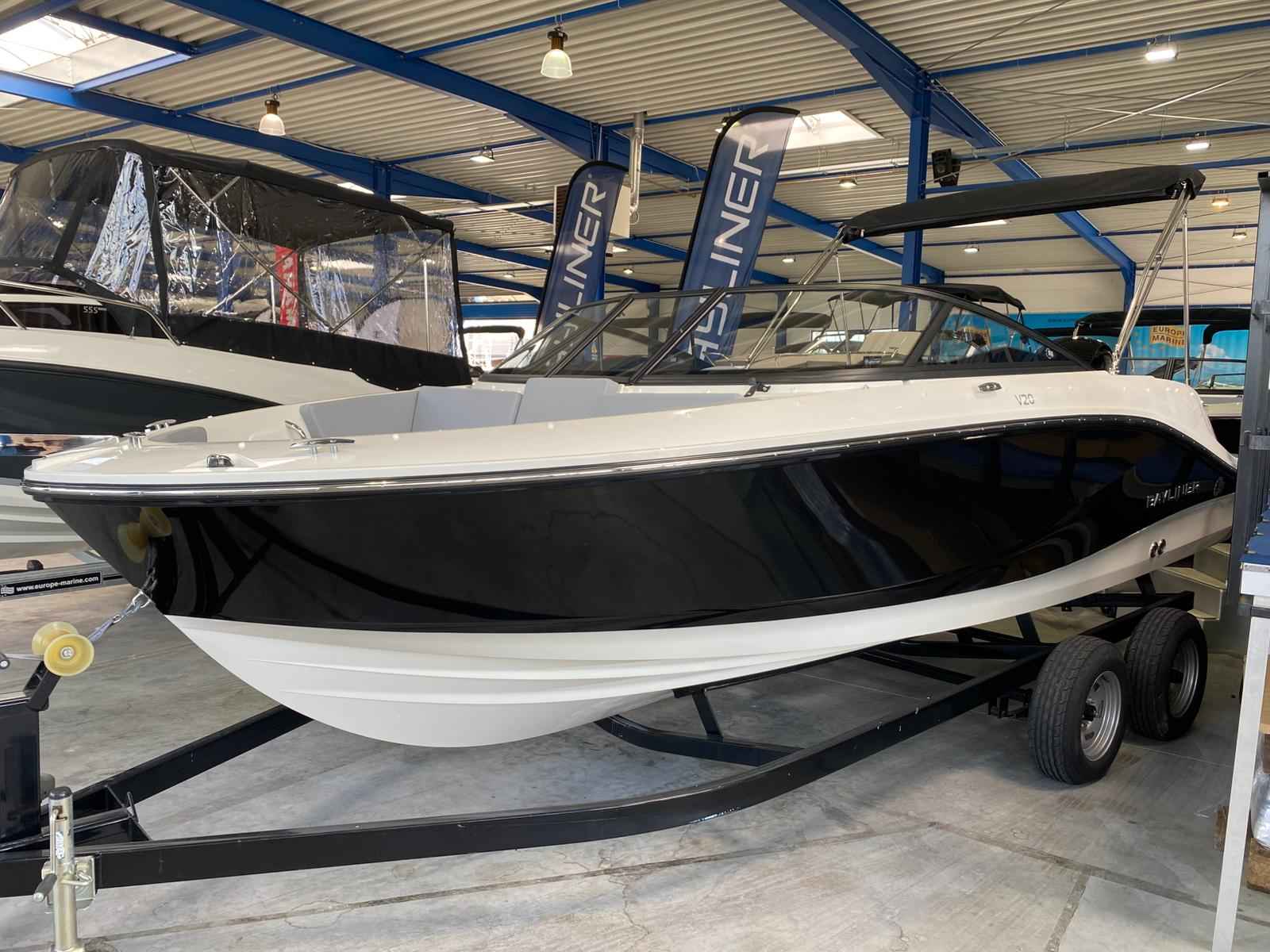 Motorboot Bayliner V20