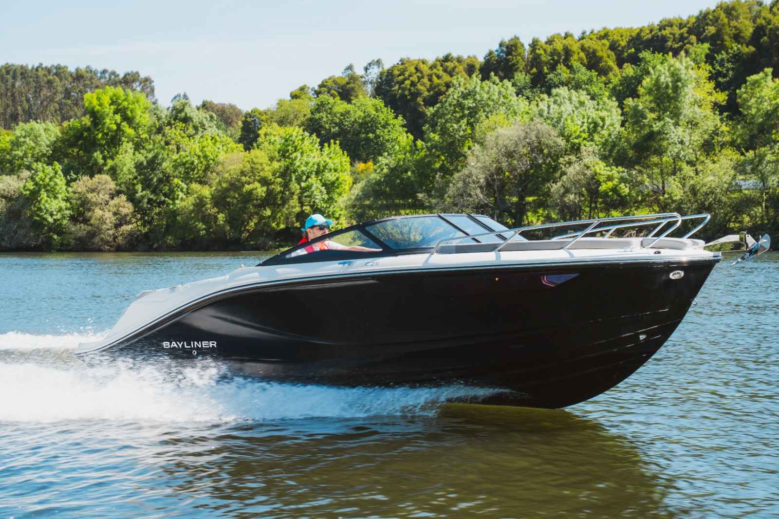 Motorboot Bayliner C21i