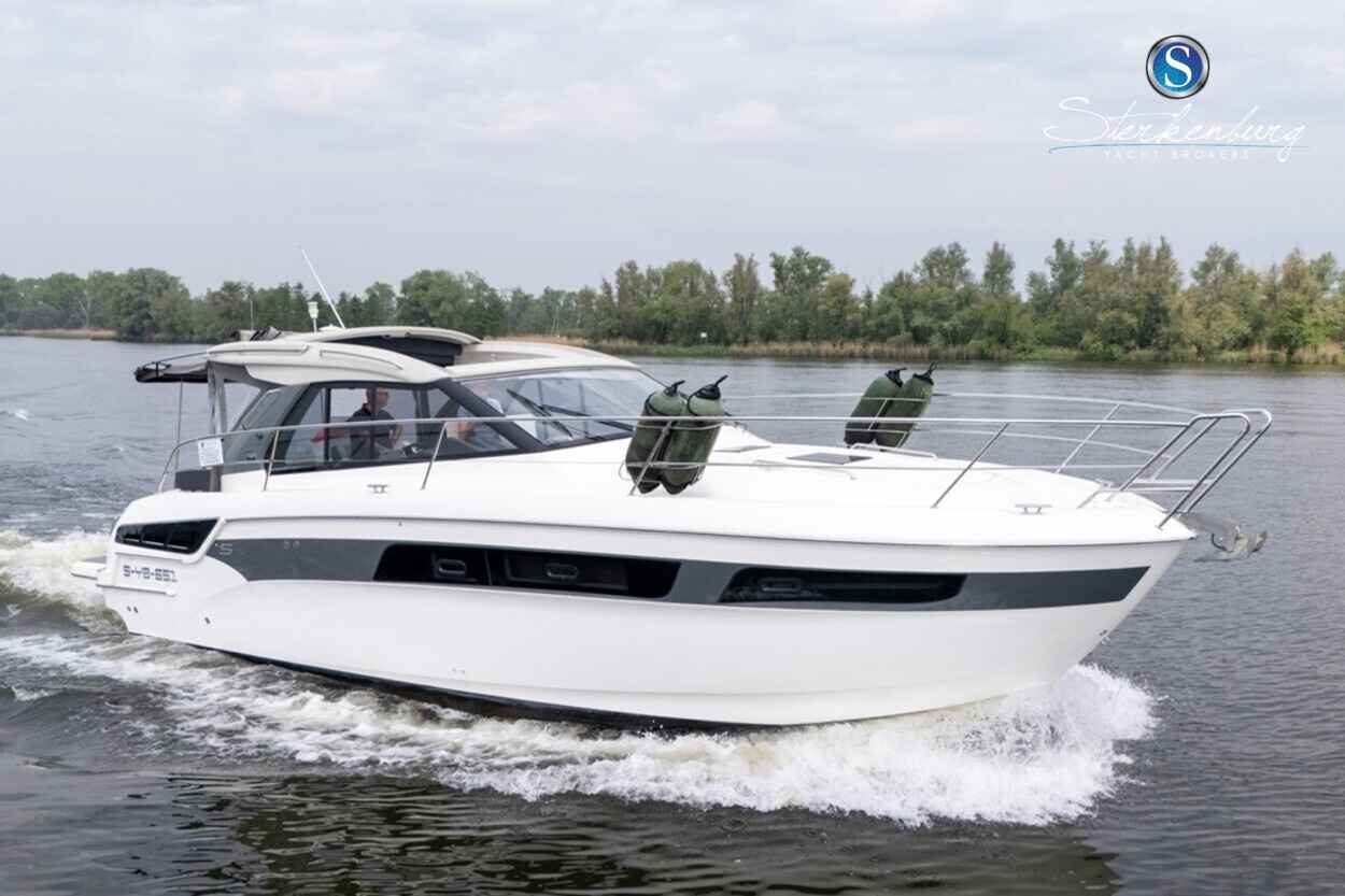 Motorboot Bavaria S 40 HT
