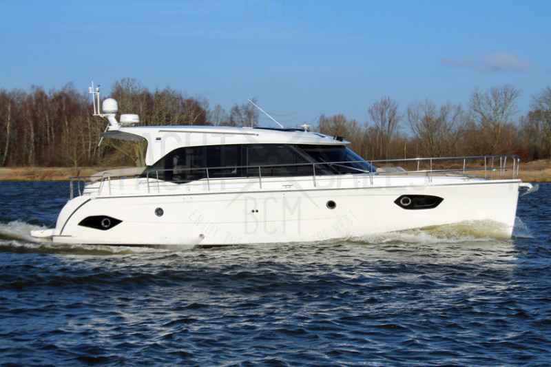 Motorboot Bavaria E40 Sedan
