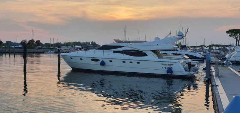 Motorboot Ferretti 530 Fly