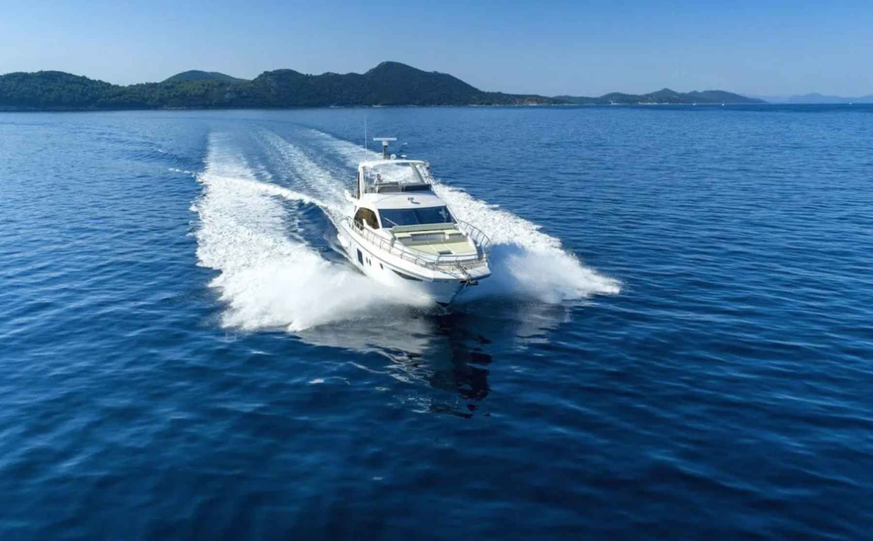 Motorboot Azimut 66 Fly