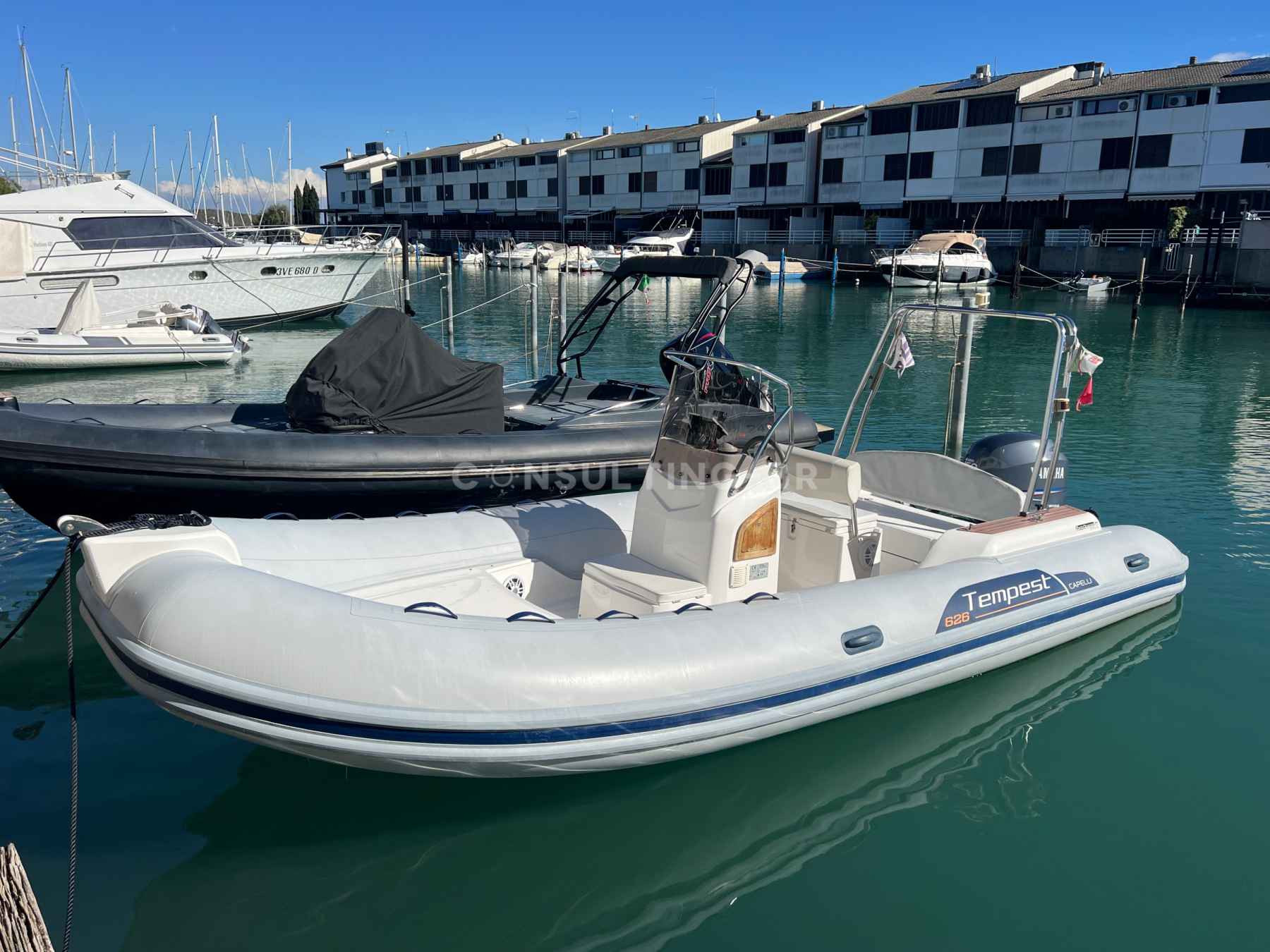 Motorboot Capelli Tempest 626