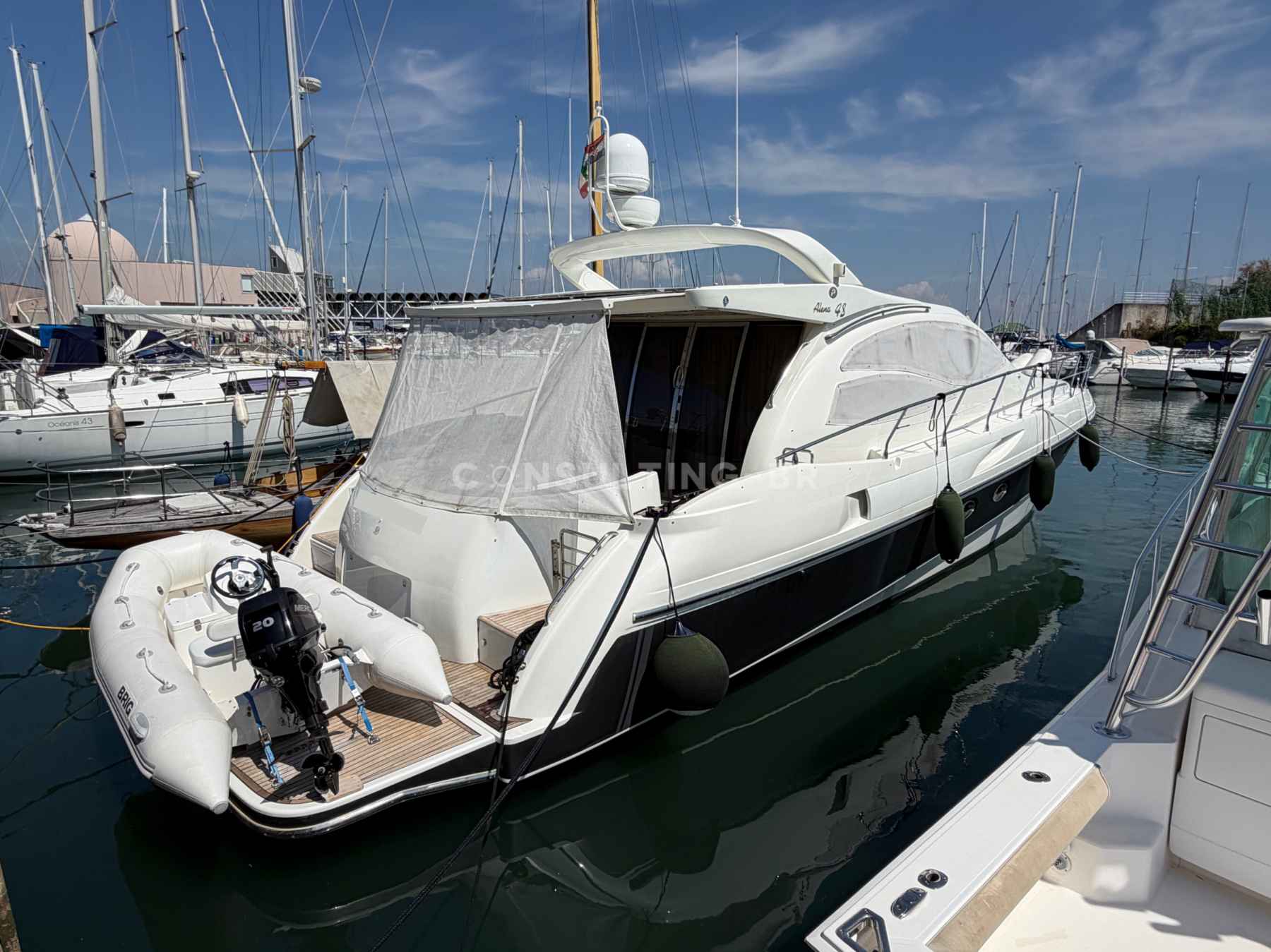 Motorboot Innovazione & Progetti Alena 48