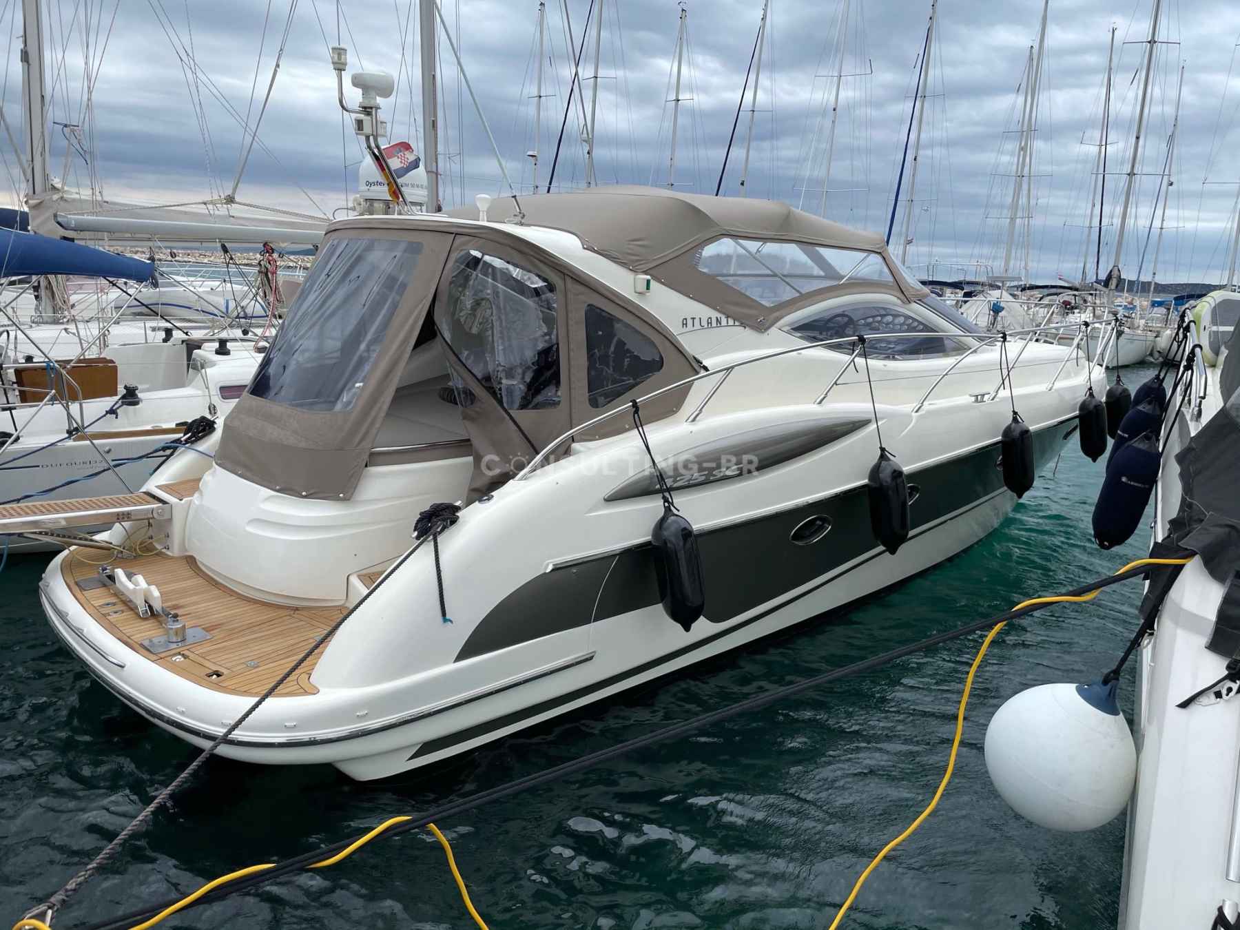 Motorboot Azimut Atlantis 425 SC