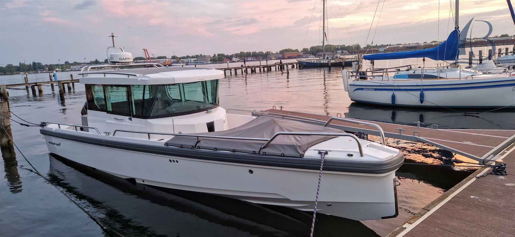 Motorboot Axopar 28 AC Facefilft Mk2