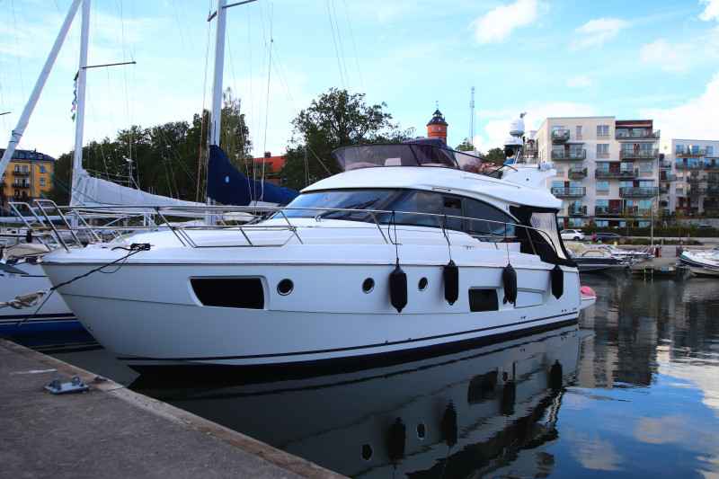 Motorboot Bavaria Viertes 420 Fly