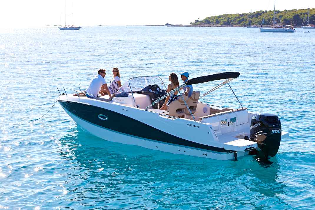 Motorboot Quicksilver Activ 755 Sundeck