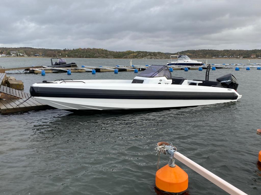 Motorboot IRON 827