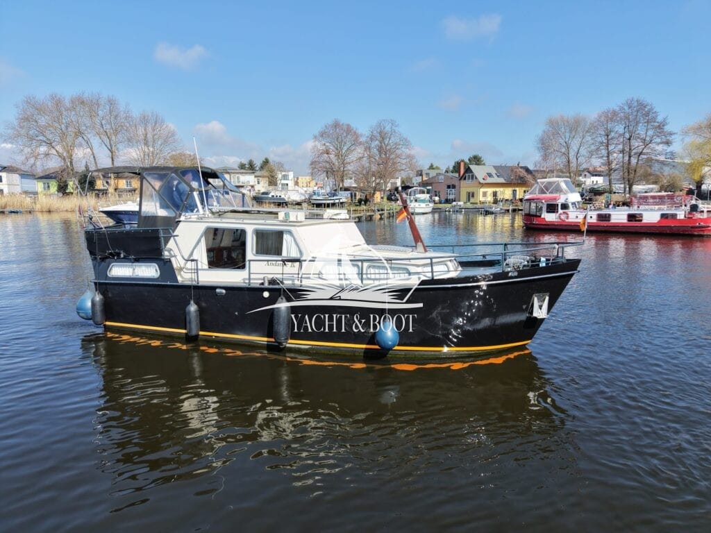 Motorboot holländischer Werftbau 1000 GSAK