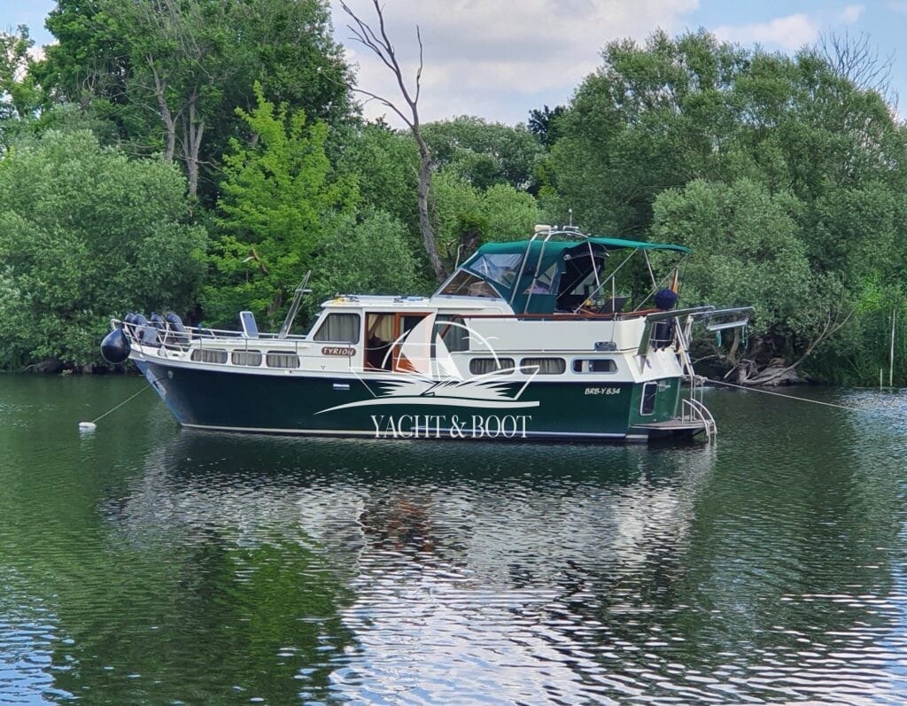 Motorboot Maxum Rubor 1100