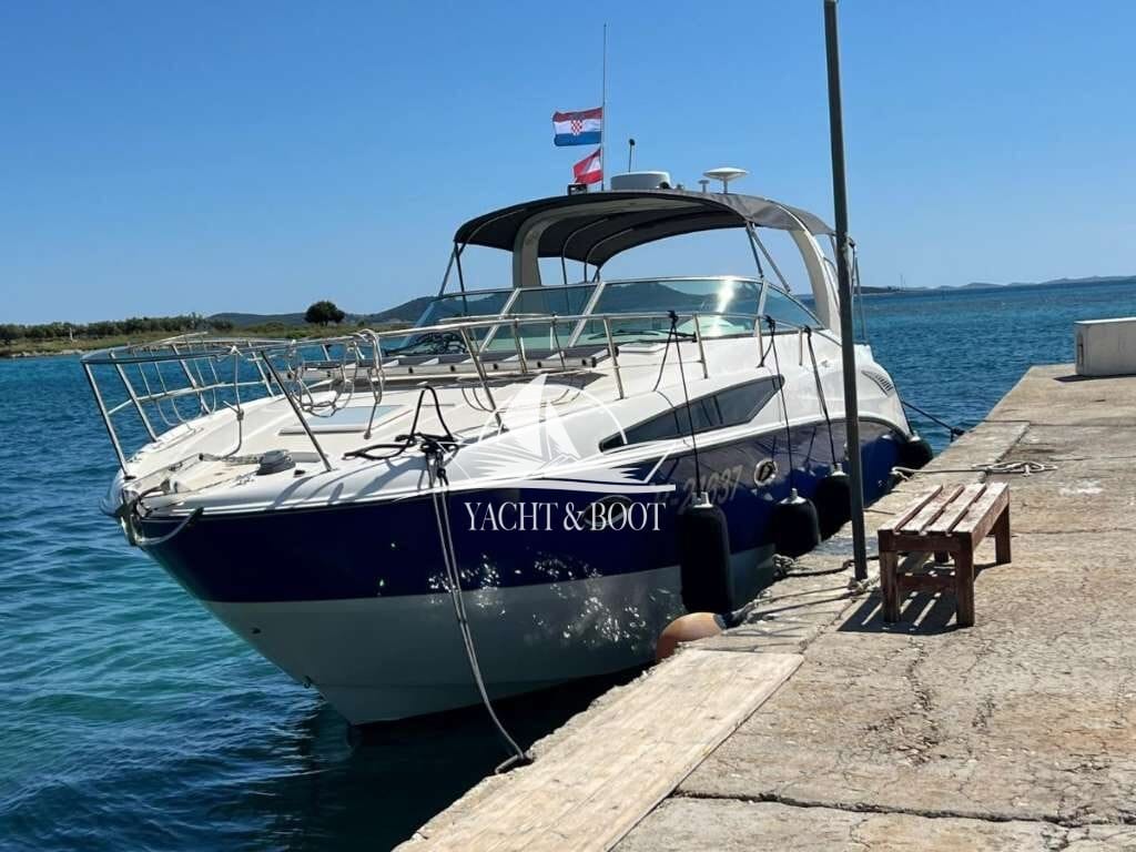 Motorboot Bayliner 325