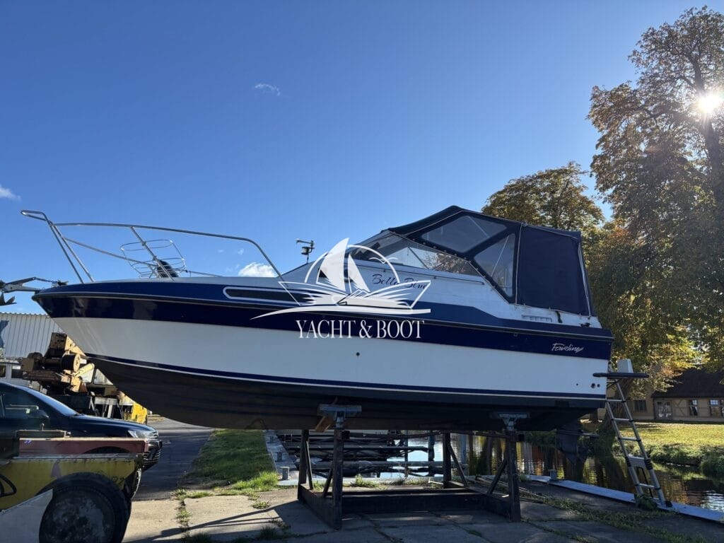 Motorboot Fairline Carrera 24