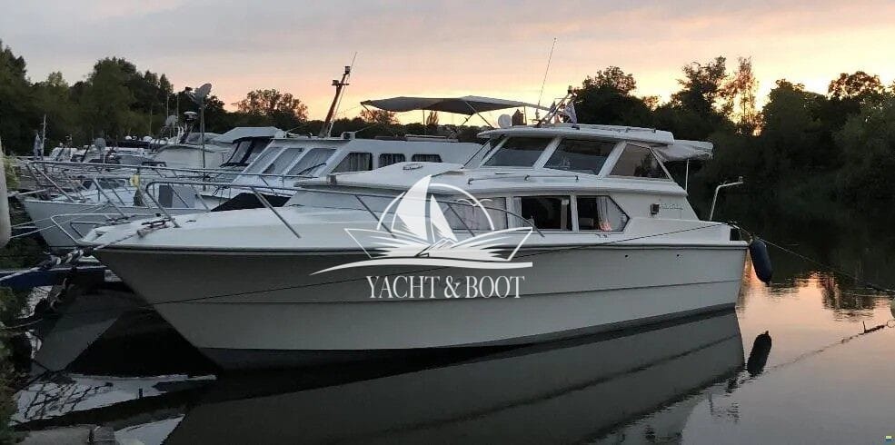 Motorboot Fjord 30 Cabin