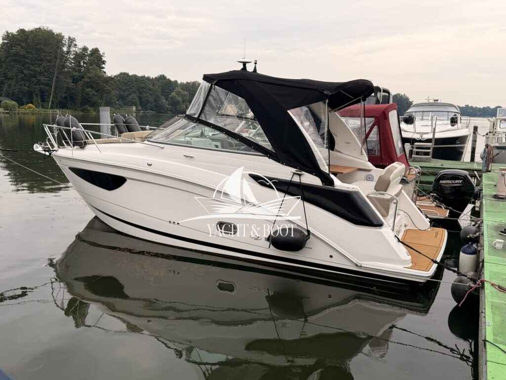 Motorboot Regal 26 Express